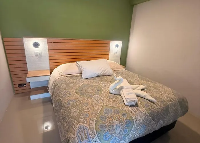 Loft4 Queen Bedroom, Sofa Bed And View *
